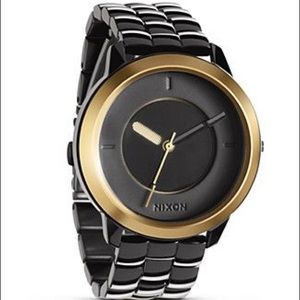 Nixon The Divvy Watch in Gunmetal